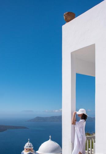 Amelot Art Suites, Fira