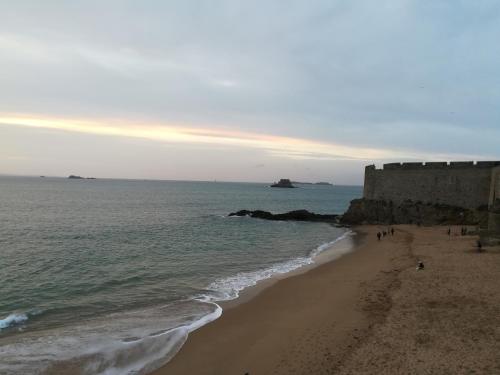 Chambres d'hôtes Le Petit Angle - image 2