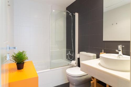 2266-Amazing newly furnished apton golf sea view - image 2