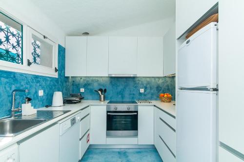 ห้องครัว, Liiiving in Algarve - Alvor Blue Villa in ปราอินยา