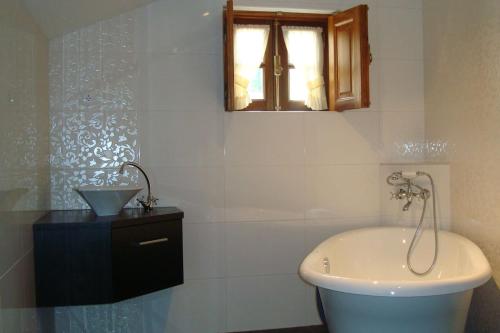 Bathroom, Casa da Trapa in Oliveira De Azemeis