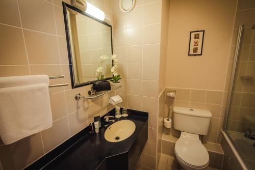 Ванная комната, Waterford Viking Hotel in Уотерфод
