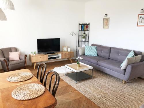Aleja Niepodleglosci 245- 2BR by Homeprime, Warsaw (photo 2)