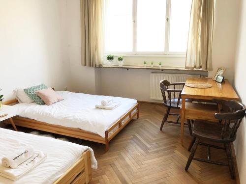 Niepodgleglosci 245- 2BR by Homeprime
