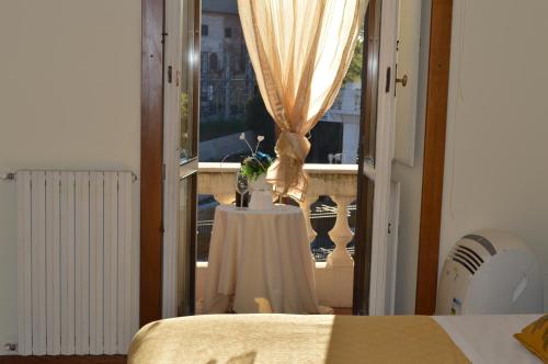 Balcony Colosseum View - image 4