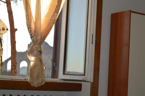 Balcony Colosseum View - image 10