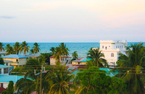 B&B Dangriga Town, Dangriga - Chaleanor Hotel - Bed and Breakfast Dangriga Town, Dangriga