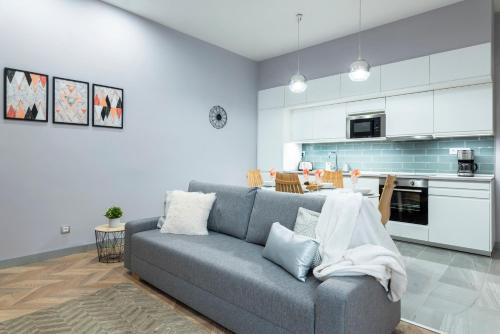 Modern 2 bedroom apartment with free airport transfer 4