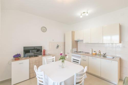  apartment Mira #PREKO#free parking#A/C in Preko
