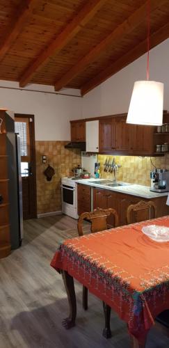  Front Sea Villa in Karavómilos