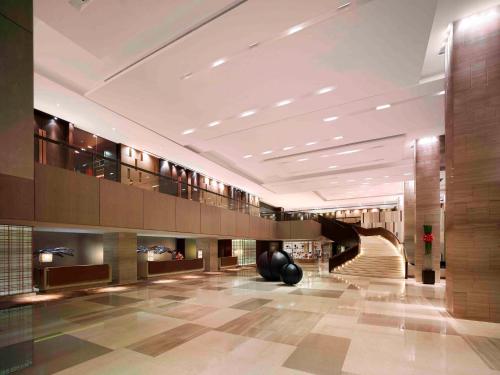 Lobby, New World Makati Hotel in Makati