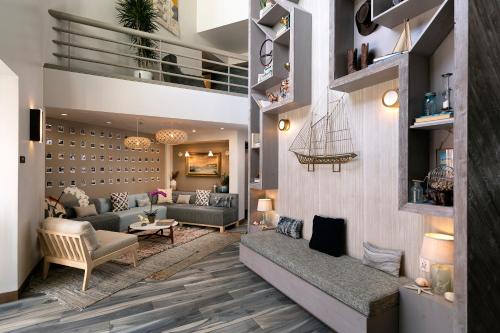 Előcsarnok, Sandcastle Hotel on the Beach in Pismo Beach (Kalifornia)