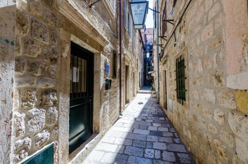 Villa Flores Studio Apartment - image 13