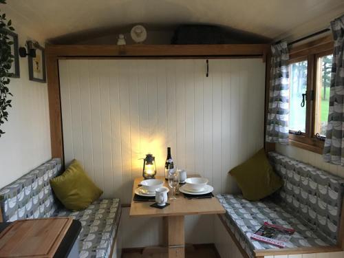 Shepherds Hut in the Hills - Nr. Mold