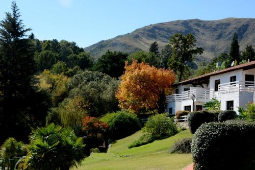Las Ardillas Cabanas y Suites in La Falda