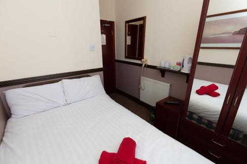 Double room, small, shower