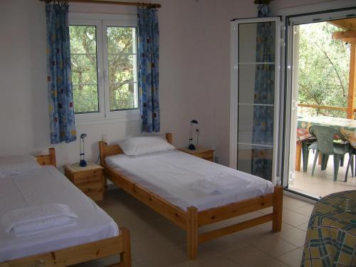 NIKOS, Kakóvatos (photo 6)