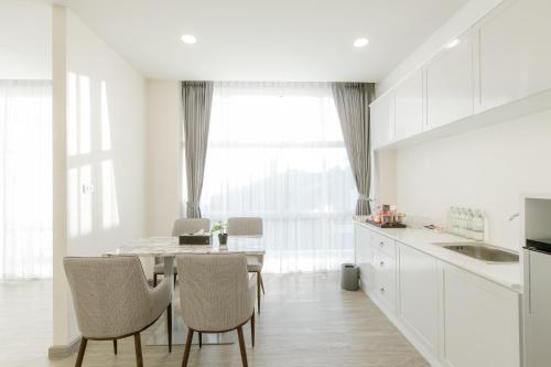 Kitchen, De Hug Hotel and Residence near Cave Beach Chiangrai