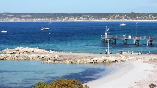 tu Emuz Stone Beachfront Villa, Emu Bay, Kangaroo Is