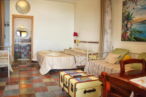 Studio Apartment image 3