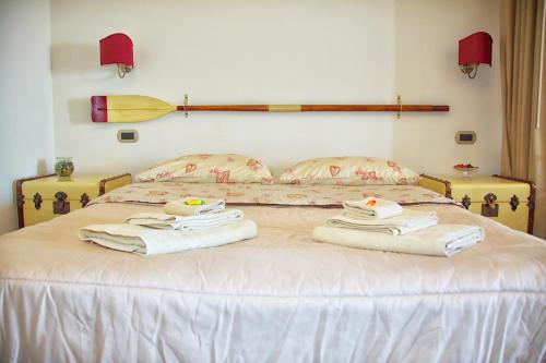 Studio Apartment image 6