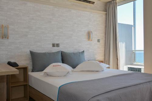 Scorpios Sea Side Hotel - image 3