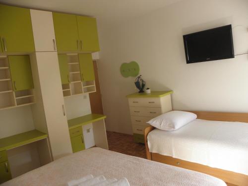  Apartman Ive in Starigrad-Paklenica