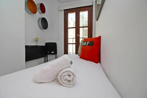 Two-Bedroom Apartment with Balcony image 6