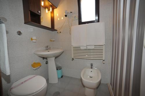Bathroom, Hotel Tropical in Ostuni