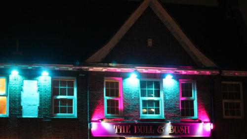 Vista exterior, The Bull and Bush Hotel Kingston in Kingston upon Thames