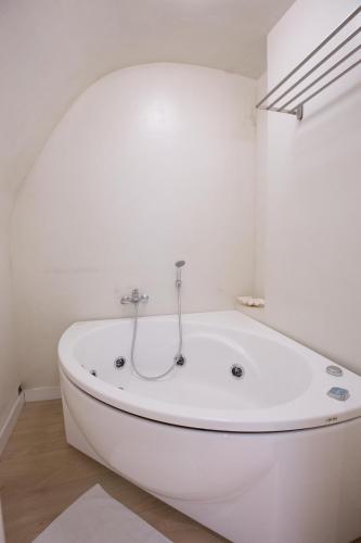 Pausilya by Dimorra - image 10