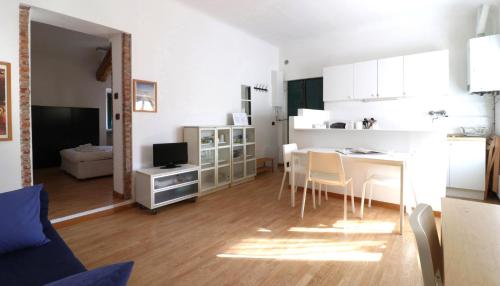 Italianway - Bligny 64, Milán