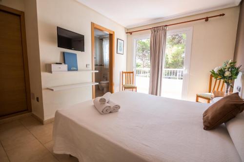 Hostal Cala Boix - image 13