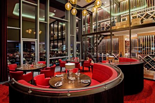 188594606 Tivoli Hotel