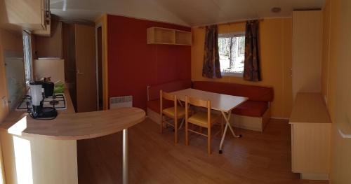2 bedrooms, 4 beds