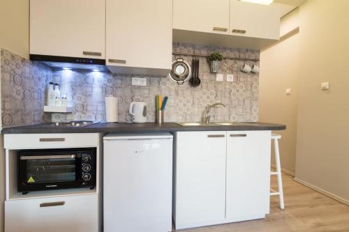 Treat yourself w. this central City-break studio!, Athens (photo 6)