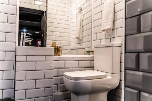 Brighton Erotic Boudoir - image 13