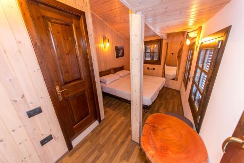 Heraklis Hotel – Berat, IA