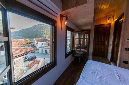 Heraklis Hotel – Berat, IA