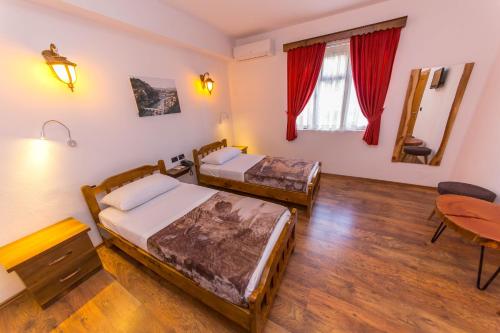 Heraklis Hotel – Berat, IA