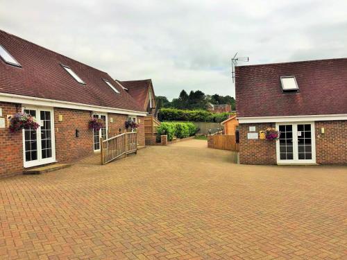 Forest Edge Motel - Accommodation - Ticehurst