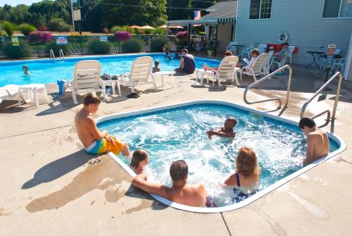 Sierra Sands Family Lodge 2