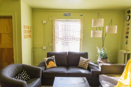 Közös társalgó / TV, HI - Seattle at the American Hotel Hostel in Seattle (Washington)