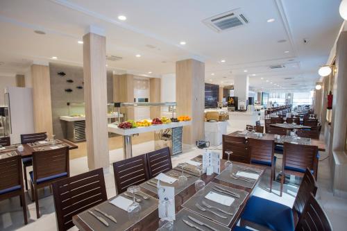 Hotel Voramar - image 12