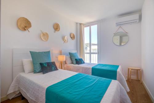 Beachfront Sivella Apartment - main image