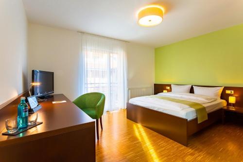 1 twin bed