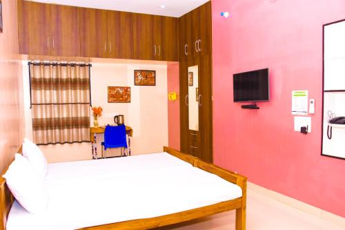 Ayusshman Ayurvedha  Resort in Thiruparangundram