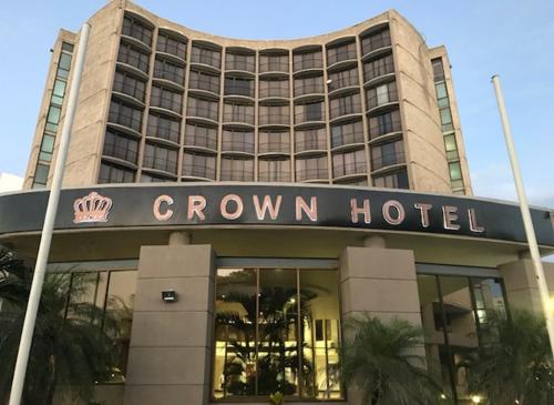 Crown Hotel Ideally located in the Port Moresby area, Crowne Plaza Port Moresby promises a relaxing and wonderful visit. The property offers a wide range of amenities and perks to ensure you have a great time. Se