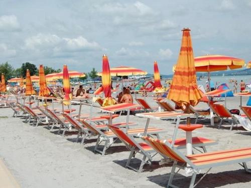  Apartments in Balatonlelle 19127, Unterkunft in Balatonlelle