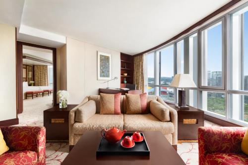 Futian Shangri-La, Shenzhen,Near to Shenzhen Convention&Exhibition Centre, Futian Railway Station